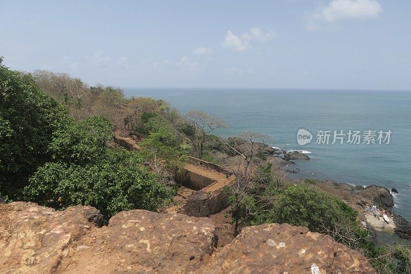 从Cabo De Rama堡垒遗址看到的景象，俯瞰大海，印度果阿